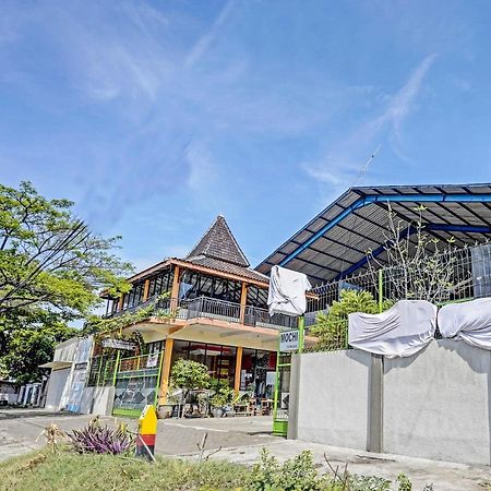 Oyo 90943 Mochi 88 Homestay Probolinggo Extérieur photo