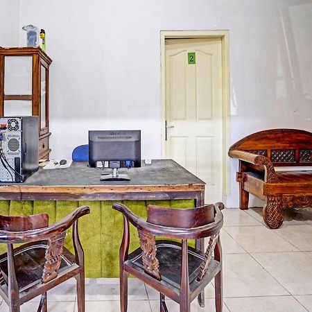 Oyo 90943 Mochi 88 Homestay Probolinggo Extérieur photo