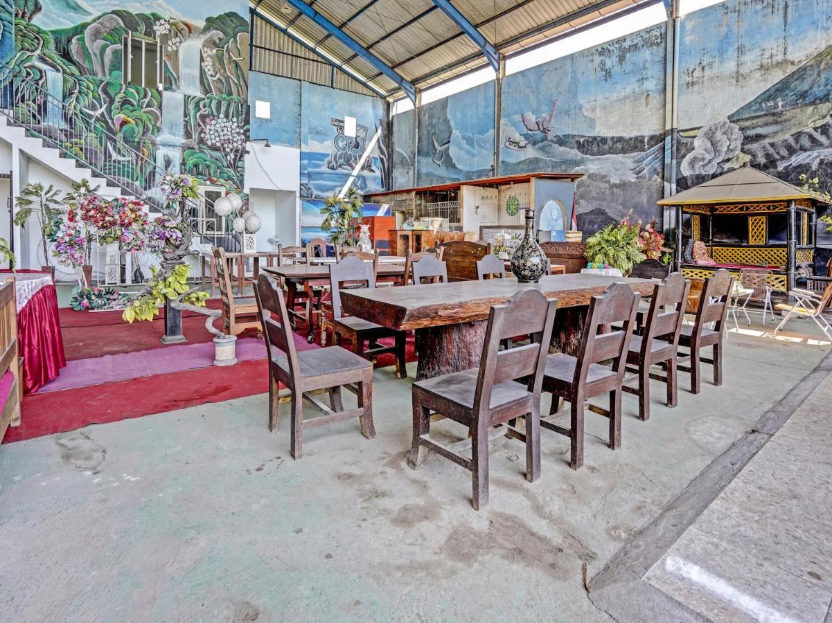 Oyo 90943 Mochi 88 Homestay Probolinggo Extérieur photo