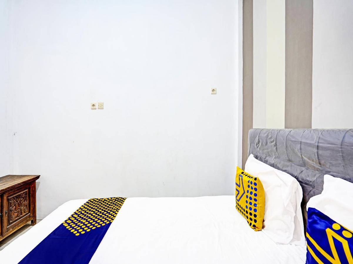 Oyo 90943 Mochi 88 Homestay Probolinggo Extérieur photo
